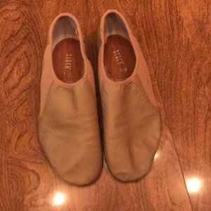 Bloch sz 5.5 Jazz Shoes (fits approx sz 3 shoe)